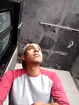 Snapshot of AlexAlejandro13 chatting on December 2024 07:41:02 PM AlexAlejandro13 online show from December 2024 07:41:02 PM