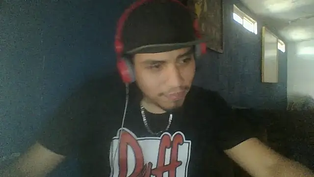 Snapshot of AlexAlejandro13 chatting on October 2025 07:03:01 PM AlexAlejandro13 online show from October 2025 07:03:01 PM