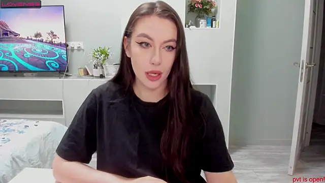 JuliaDiksonX online show from December 2024 02:09:01 PM