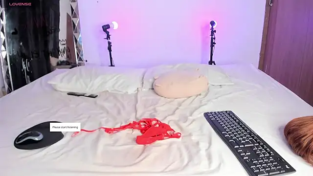 AgathaFoxx online show from February 2026 05:51:01 PM