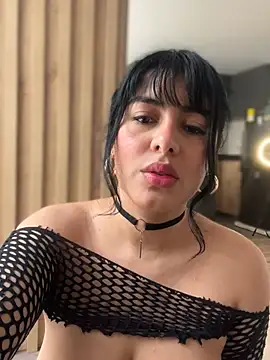 Roxxannne online show from December 2024 05:43:01 PM