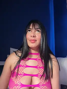 Roxxannne online show from April 2026 10:07:02 PM