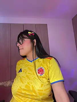 Roxxannne online show from June 2026 09:13:01 PM