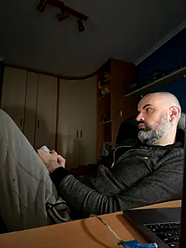 pollito1985 2 online show from November 2025 10:43:02 AM