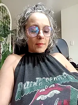 Snapshot of Pinkboobie chatting on January 2025 05:15:02 PM Pinkboobie online show from January 2025 05:15:02 PM