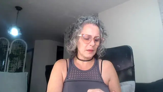 Snapshot of Pinkboobie chatting on February 2025 06:34:02 PM Pinkboobie online show from February 2025 06:34:02 PM