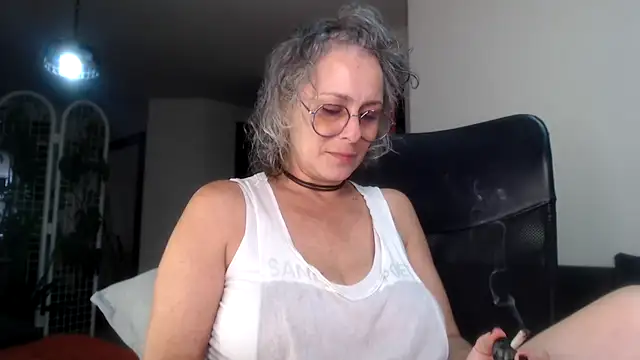 Snapshot of Pinkboobie chatting on February 2025 05:41:02 PM Pinkboobie online show from February 2025 05:41:02 PM