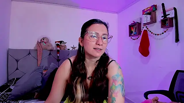 vanessabrown  online show from December 2025 02:47:02 PM