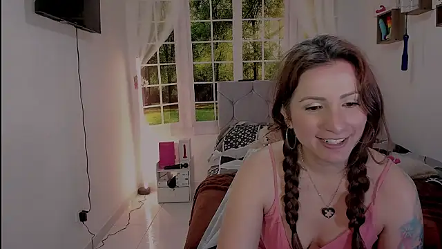 Snapshot of vanessabrown_ chatting on May 2026 03:28:01 PM vanessabrown online show from May 2026 03:28:01 PM