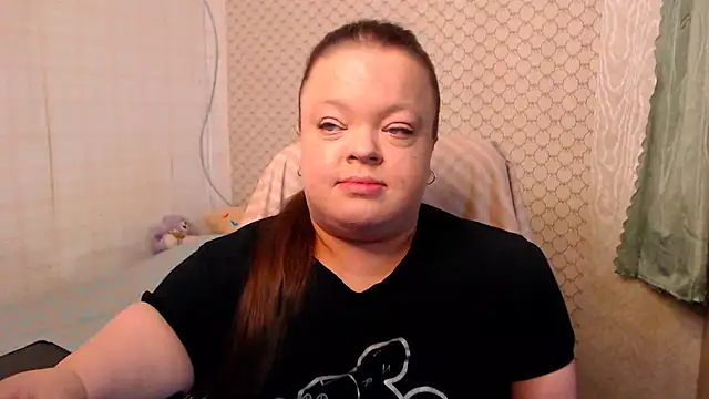 Snapshot of Janiffer_MiMi chatting on June 2026 04:17:01 PM Janiffer MiMi online show from June 2026 04:17:01 PM