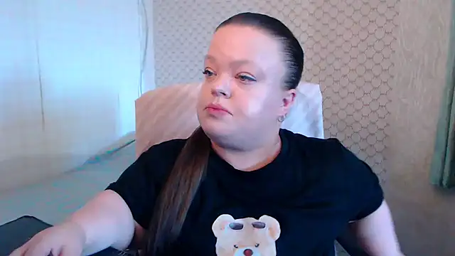 Snapshot of Janiffer_MiMi chatting on June 2026 02:20:02 PM Janiffer MiMi online show from June 2026 02:20:02 PM