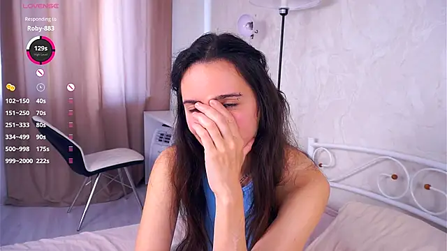 Holla Molly online show from September 2025 07:41:01 AM