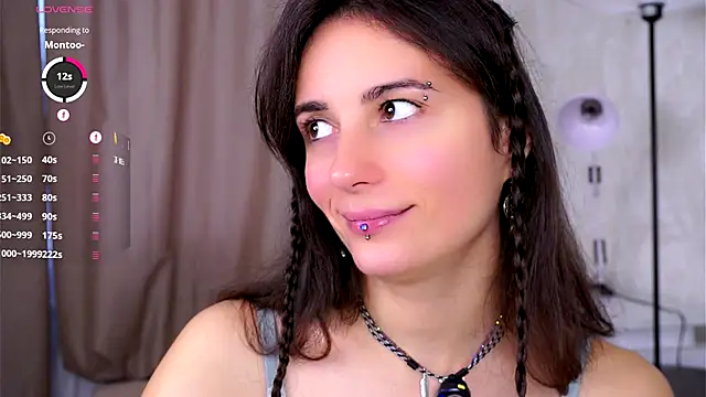 Holla Molly online show from October 2025 05:52:01 AM