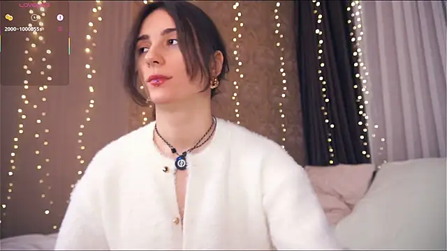 Holla Molly online show from January 2026 05:55:01 AM