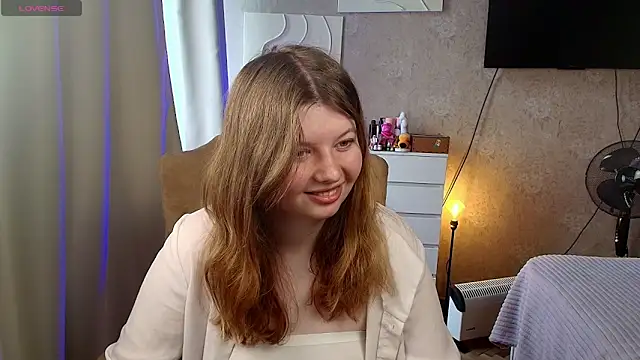 Snapshot of Vivian_cutie chatting on June 2026 12:47:02 PM Vivian cutie online show from June 2026 12:47:02 PM