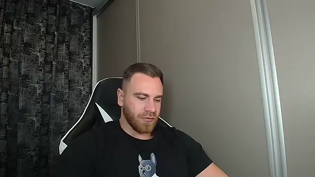 Thori92 online show from November 2025 05:57:01 PM