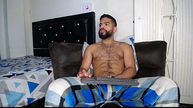 sweatyhairypig23 online show from March 2025 01:43:01 AM