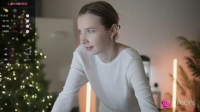 Snapshot of melanielwithu chatting on December 2024 10:29:01 PM melanielwithu online show from December 2024 10:29:01 PM