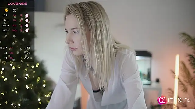 Snapshot of melanielwithu chatting on December 2024 06:17:01 PM melanielwithu online show from December 2024 06:17:01 PM