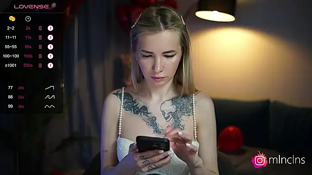 Snapshot of melanielwithu chatting on February 2025 04:19:02 PM melanielwithu online show from February 2025 04:19:02 PM