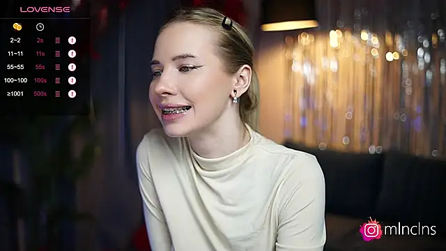 Snapshot of melanielwithu chatting on March 2025 05:50:02 PM melanielwithu online show from March 2025 05:50:02 PM