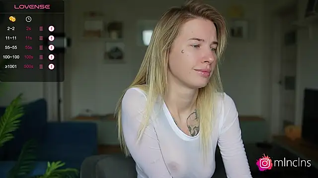 Snapshot of melanielwithu chatting on September 2025 12:40:01 PM melanielwithu online show from September 2025 12:40:01 PM