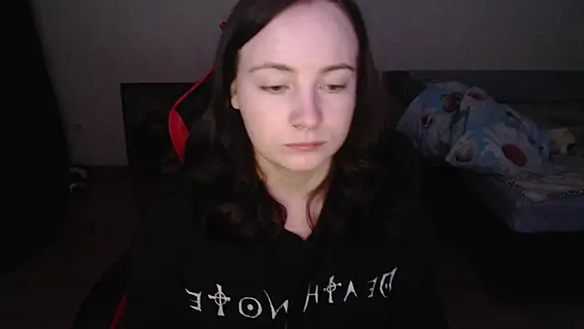 Laralianna online show from December 2025 03:50:01 PM