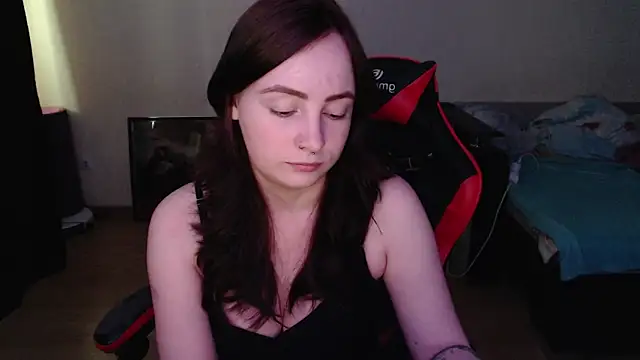 Laralianna online show from May 2026 04:12:01 PM