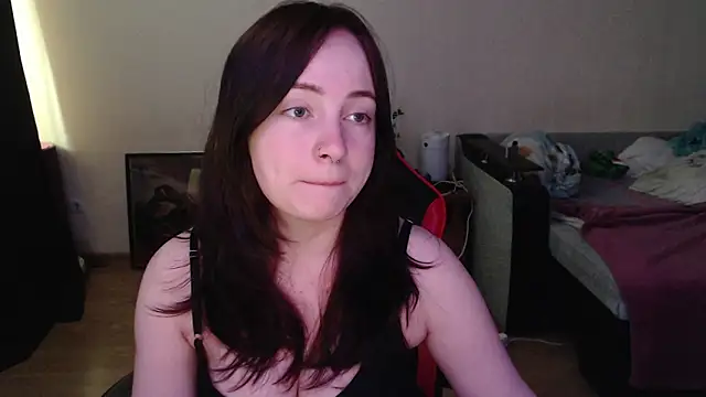 Laralianna online show from May 2026 11:18:02 AM