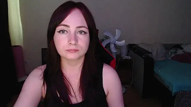 Laralianna online show from July 2026 01:52:02 PM