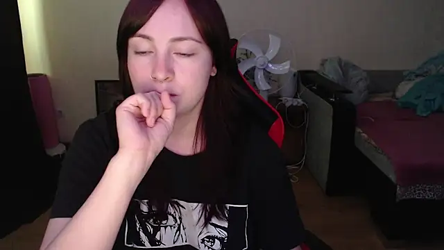 Laralianna online show from July 2026 06:47:02 AM