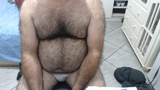Snapshot of MysterBearMG chatting on June 2026 03:41:01 AM MysterBearMG online show from June 2026 03:41:01 AM