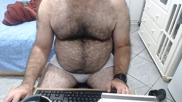 Snapshot of MysterBearMG chatting on June 2026 10:12:02 PM MysterBearMG online show from June 2026 10:12:02 PM