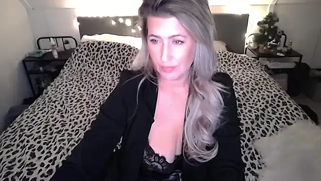 TessToy online show from January 2025 05:16:02 PM