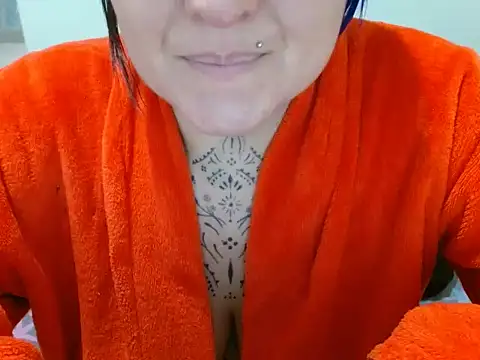 vaholiver online show from May 2026 04:02:01 PM