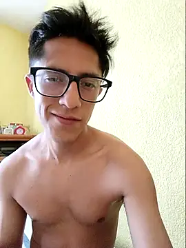 Snapshot of KevinCrz chatting on October 2025 07:47:02 PM KevinCrz online show from October 2025 07:47:02 PM