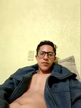 Snapshot of KevinCrz chatting on October 2025 11:40:01 PM KevinCrz online show from October 2025 11:40:01 PM