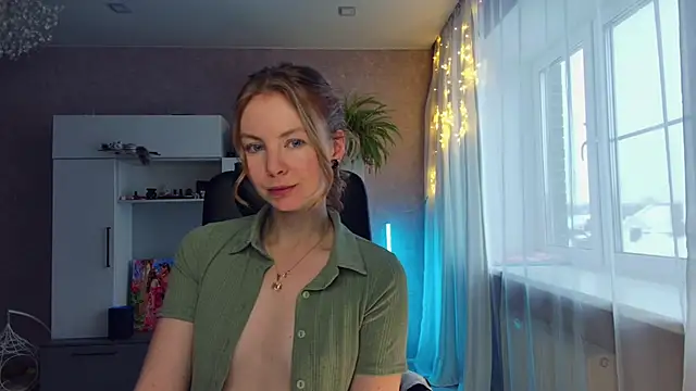 Snapshot of Cuddle_Cat chatting on December 2024 07:07:02 AM Cuddle Cat online show from December 2024 07:07:02 AM