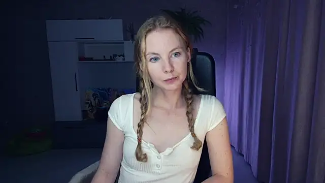 Snapshot of Cuddle_Cat chatting on October 2025 01:59:02 PM Cuddle Cat online show from October 2025 01:59:02 PM