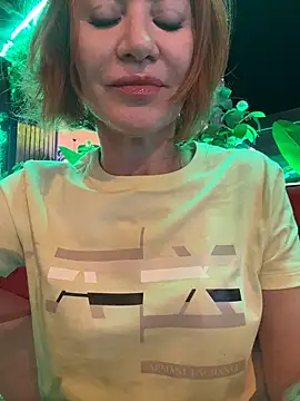 Jullia Moor online show from June 2026 08:10:02 PM