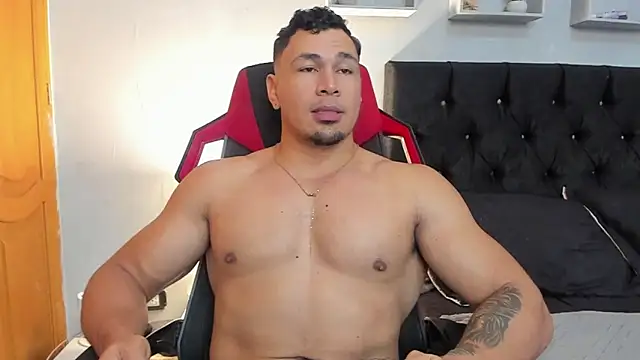 tyler hank01 online show from March 2026 03:33:01 AM