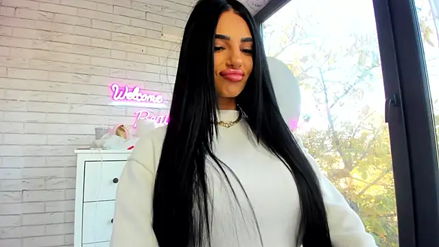 Snapshot of Britney_Charm_ chatting on November 2025 06:38:02 AM Britney Charm online show from November 2025 06:38:02 AM