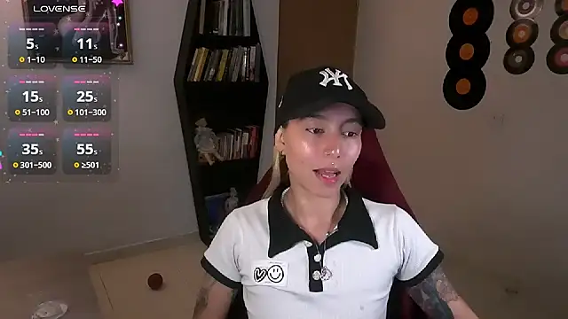 Saucy Jenn online show from September 2025 01:32:02 AM