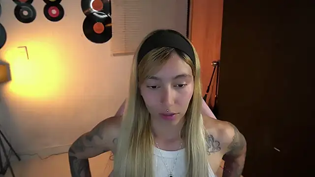 Saucy Jenn online show from April 2026 04:21:02 AM
