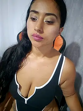 Valentinne z online show from February 2025 12:31:02 AM