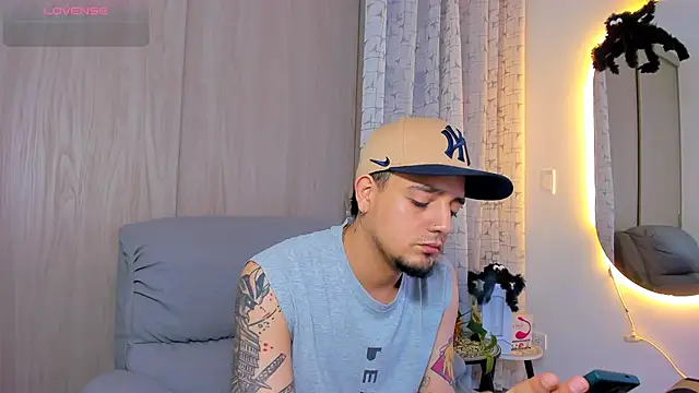 alejandro calderon1 online show from October 2025 03:29:02 AM