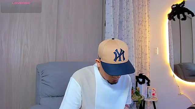 alejandro calderon1 online show from October 2025 04:51:02 AM