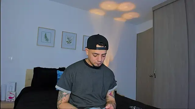 Snapshot of alejandro_calderon1 chatting on December 2025 05:02:01 AM alejandro calderon1 online show from December 2025 05:02:01 AM