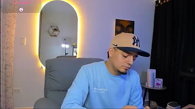 Snapshot of alejandro_calderon1 chatting on January 2026 05:11:02 AM alejandro calderon1 online show from January 2026 05:11:02 AM