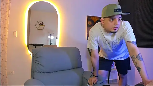 Snapshot of alejandro_calderon1 chatting on February 2026 03:44:02 AM alejandro calderon1 online show from February 2026 03:44:02 AM